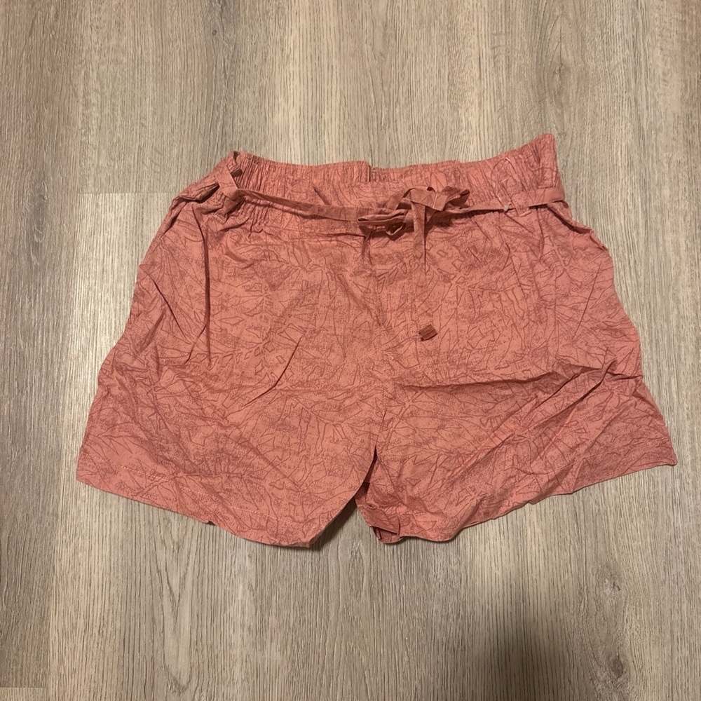 Columbia High Waist Coral Shorts